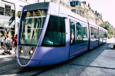 Reims Fransa 02 Temmuz 2018 tramvay ve tramvay Fransa Reims şehir sabah görünümü