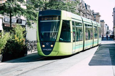 Reims Fransa 02 Temmuz 2018 tramvay ve tramvay Fransa Reims şehir sabah görünümü