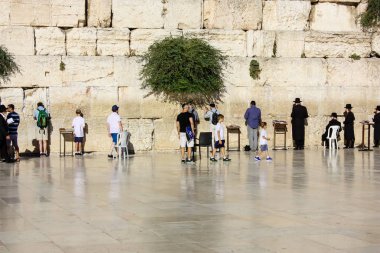 Kudüs İsrail 20 Haziran 2018 görüntülemek bilinmeyenli insanlar dua eden önü Western Wall Eski Kudüs şehri akşam