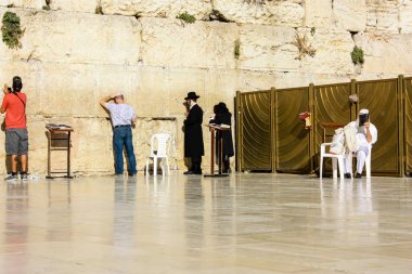 Kudüs İsrail 20 Haziran 2018 görüntülemek bilinmeyenli insanlar dua eden önü Western Wall Eski Kudüs şehri akşam