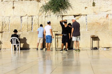 Kudüs İsrail 20 Haziran 2018 görüntülemek bilinmeyenli insanlar dua eden önü Western Wall Eski Kudüs şehri akşam