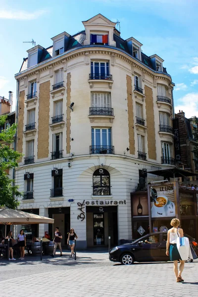 Reims Fransa 02 Temmuz 2018 yer d'Erlon de Reims ilçesinde sabah binalarda görünümünü