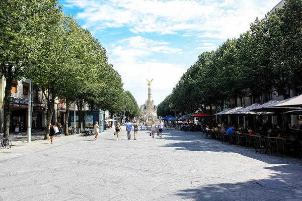 Reims Fransa 02 Temmuz 2018 yer d'Erlon de Reims ilçesinde sabah binalarda görünümünü