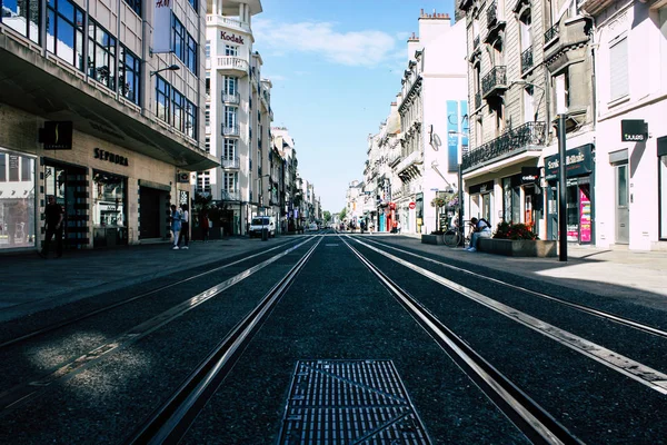 Reims Fransa 02 Temmuz 2018 görünümünü sabah Reims Fransa kentinde tramvay