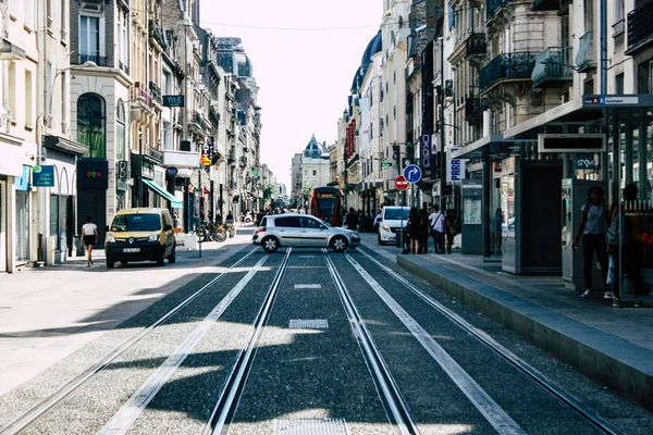 Reims Fransa 02 Temmuz 2018 görünümünü sabah Reims Fransa kentinde tramvay