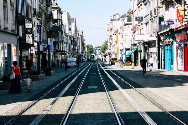 Reims Fransa 02 Temmuz 2018 görünümünü sabah Reims Fransa kentinde tramvay