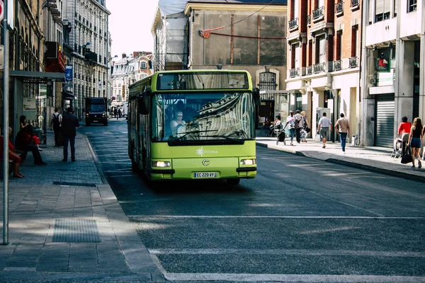 Reims Fransa 02 Temmuz 2018 toplu taşıma otobüs Fransa Reims şehir sabah görünümünü