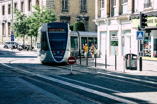 Reims Fransa 02 Temmuz 2018 tramvay ve tramvay Fransa Reims şehir sabah görünümü