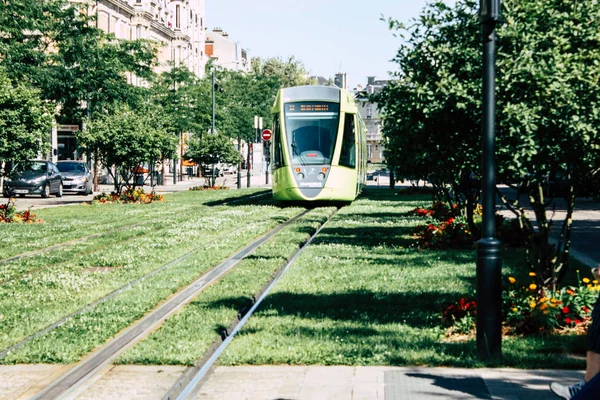 Reims Fransa 02 Temmuz 2018 tramvay ve tramvay Fransa Reims şehir sabah görünümü