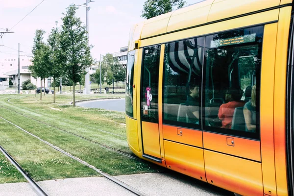 Reims Fransa 02 Temmuz 2018 tramvay ve tramvay Fransa Reims şehir sabah görünümü