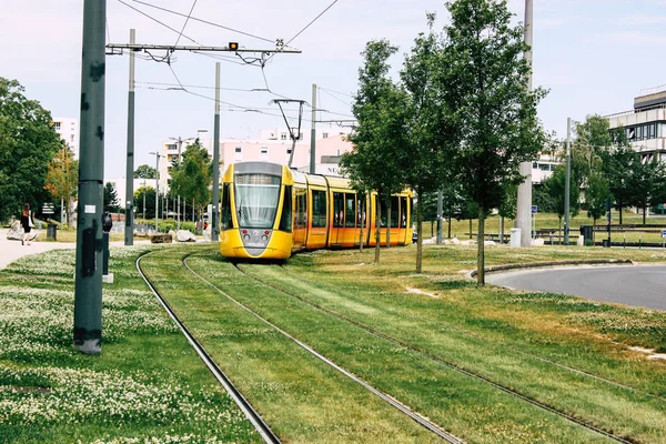 Reims Fransa 02 Temmuz 2018 tramvay ve tramvay Fransa Reims şehir sabah görünümü