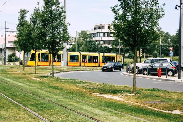 Reims Fransa 02 Temmuz 2018 tramvay ve tramvay Fransa Reims şehir sabah görünümü