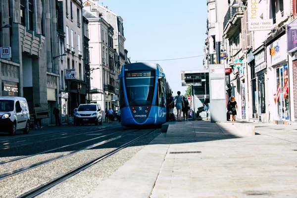 Reims Fransa 02 Temmuz 2018 tramvay ve tramvay Fransa Reims şehir sabah görünümü