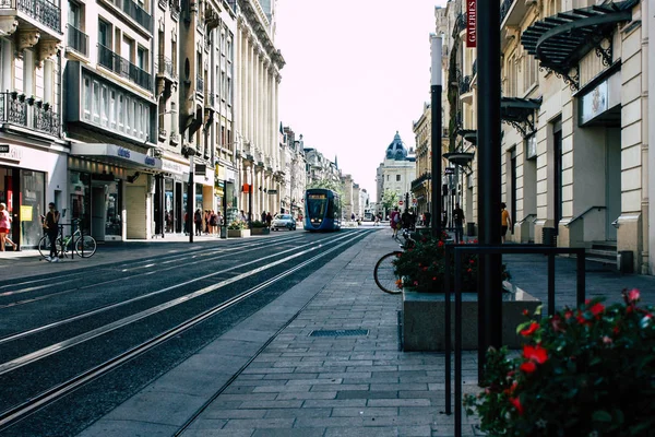 Reims Fransa 02 Temmuz 2018 tramvay ve tramvay Fransa Reims şehir sabah görünümü