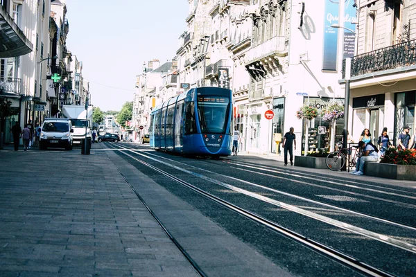 Reims Fransa 02 Temmuz 2018 tramvay ve tramvay Fransa Reims şehir sabah görünümü