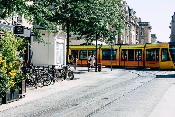 Reims Fransa 02 Temmuz 2018 tramvay ve tramvay Fransa Reims şehir sabah görünümü