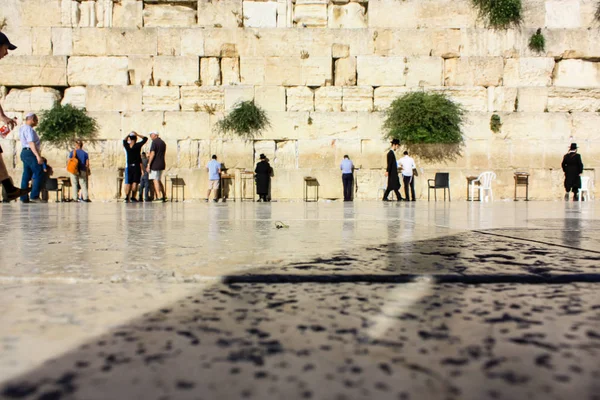 Kudüs İsrail 20 Haziran 2018 görüntülemek bilinmeyenli insanlar dua eden önü Western Wall Eski Kudüs şehri akşam