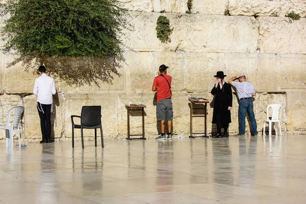 Kudüs İsrail 20 Haziran 2018 görüntülemek bilinmeyenli insanlar dua eden önü Western Wall Eski Kudüs şehri akşam