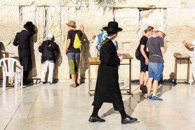 Kudüs İsrail 20 Haziran 2018 görüntülemek bilinmeyenli insanlar dua eden önü Western Wall Eski Kudüs şehri akşam