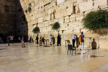 Kudüs İsrail 20 Haziran 2018 görüntülemek bilinmeyenli insanlar dua eden önü Western Wall Eski Kudüs şehri akşam
