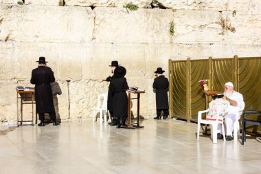 Kudüs İsrail 20 Haziran 2018 görüntülemek bilinmeyenli insanlar dua eden önü Western Wall Eski Kudüs şehri akşam