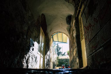 Kudüs İsrail 09 Haziran 2018 Eski Kudüs şehri, öğleden sonra zemin seviyesinden sokak görünümü