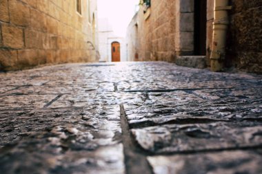 Kudüs İsrail 09 Haziran 2018 Eski Kudüs şehri, öğleden sonra zemin seviyesinden sokak görünümü