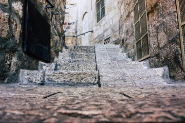 Kudüs İsrail 09 Haziran 2018 Eski Kudüs şehri, öğleden sonra zemin seviyesinden sokak görünümü