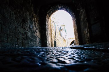 Kudüs İsrail 09 Haziran 2018 Eski Kudüs şehri, öğleden sonra zemin seviyesinden sokak görünümü