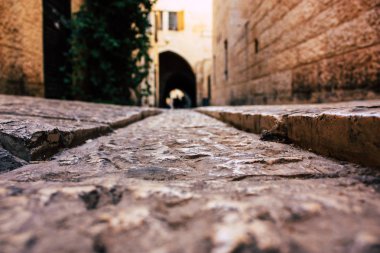 Kudüs İsrail 09 Haziran 2018 Eski Kudüs şehri, öğleden sonra zemin seviyesinden sokak görünümü