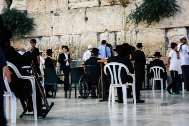 Kudüs İsrail 22 Haziran 2018 görüntülemek bilinmeyenli insanlar dua eden önü Western Wall, Kudüs'ün eski şehri akşam