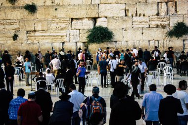 Kudüs İsrail 22 Haziran 2018 görüntülemek bilinmeyenli insanlar dua eden önü Western Wall, Kudüs'ün eski şehri akşam