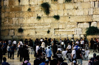 Kudüs İsrail 22 Haziran 2018 görüntülemek bilinmeyenli insanlar dua eden önü Western Wall, Kudüs'ün eski şehri akşam