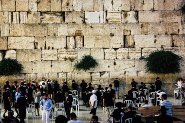 Kudüs İsrail 22 Haziran 2018 görüntülemek bilinmeyenli insanlar dua eden önü Western Wall, Kudüs'ün eski şehri akşam