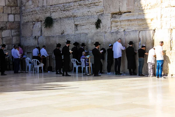 Kudüs İsrail 20 Haziran 2018 görüntülemek bilinmeyenli insanlar dua eden önü Western Wall Eski Kudüs şehri akşam