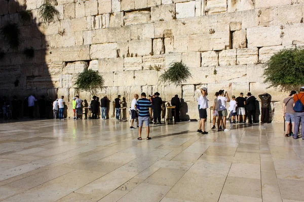 Jerusalem Israel Juni 2018 Udsigt Til Ubekendte Mennesker Beder Foran - Stock-foto