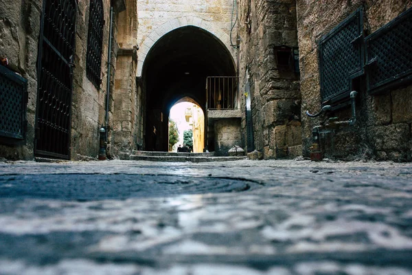 Kudüs İsrail 09 Haziran 2018 Eski Kudüs şehri, öğleden sonra zemin seviyesinden sokak görünümü