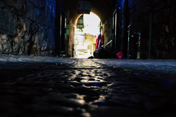 Kudüs İsrail 09 Haziran 2018 Eski Kudüs şehri, öğleden sonra zemin seviyesinden sokak görünümü