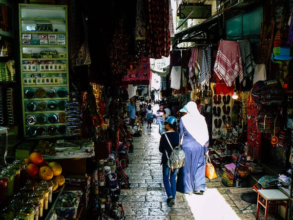 Jerusalém Israel Junho 2018 Vista Pessoas Desconhecidas Andando Bazar Cidade — Fotografia de Stock