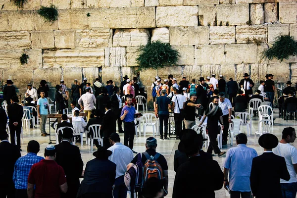 Kudüs İsrail 22 Haziran 2018 görüntülemek bilinmeyenli insanlar dua eden önü Western Wall, Kudüs'ün eski şehri akşam