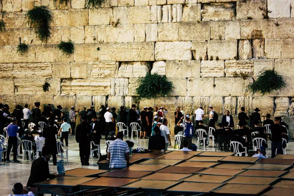 Kudüs İsrail 22 Haziran 2018 görüntülemek bilinmeyenli insanlar dua eden önü Western Wall, Kudüs'ün eski şehri akşam