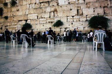 Kudüs İsrail 22 Haziran 2018 görüntülemek bilinmeyenli insanlar dua eden önü Western Wall, Kudüs'ün eski şehri akşam
