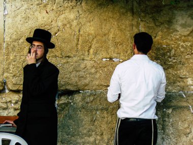 Kudüs İsrail 07 Haziran 2018 görüntülemek bilinmeyenli insanlar dua eden önü Western Wall Eski Kudüs şehri akşam
