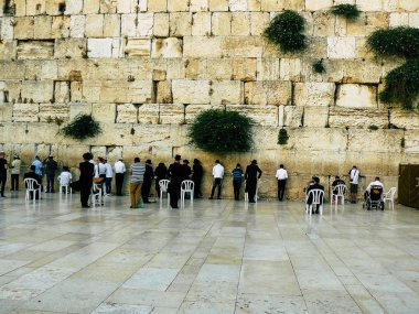 Kudüs İsrail 07 Haziran 2018 görüntülemek bilinmeyenli insanlar dua eden önü Western Wall Eski Kudüs şehri akşam