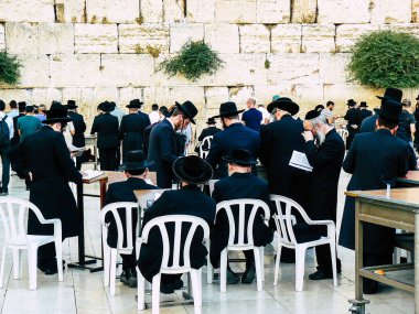 Kudüs İsrail 07 Haziran 2018 görüntülemek bilinmeyenli insanlar dua eden önü Western Wall Eski Kudüs şehri akşam