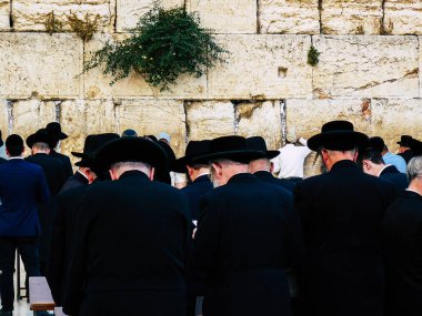 Kudüs İsrail 07 Haziran 2018 görüntülemek bilinmeyenli insanlar dua eden önü Western Wall Eski Kudüs şehri akşam