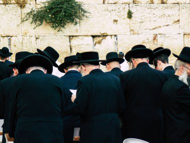 Kudüs İsrail 07 Haziran 2018 görüntülemek bilinmeyenli insanlar dua eden önü Western Wall Eski Kudüs şehri akşam