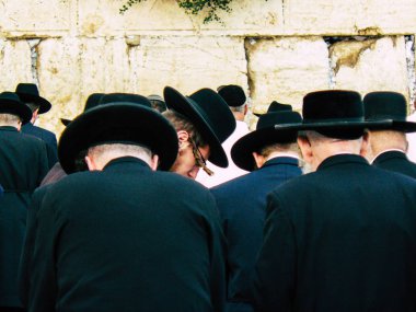 Kudüs İsrail 07 Haziran 2018 görüntülemek bilinmeyenli insanlar dua eden önü Western Wall Eski Kudüs şehri akşam