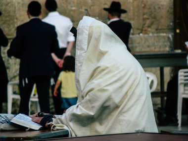 Kudüs İsrail 07 Haziran 2018 görüntülemek bilinmeyenli insanlar dua eden önü Western Wall Eski Kudüs şehri akşam
