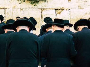 Kudüs İsrail 07 Haziran 2018 görüntülemek bilinmeyenli insanlar dua eden önü Western Wall Eski Kudüs şehri akşam